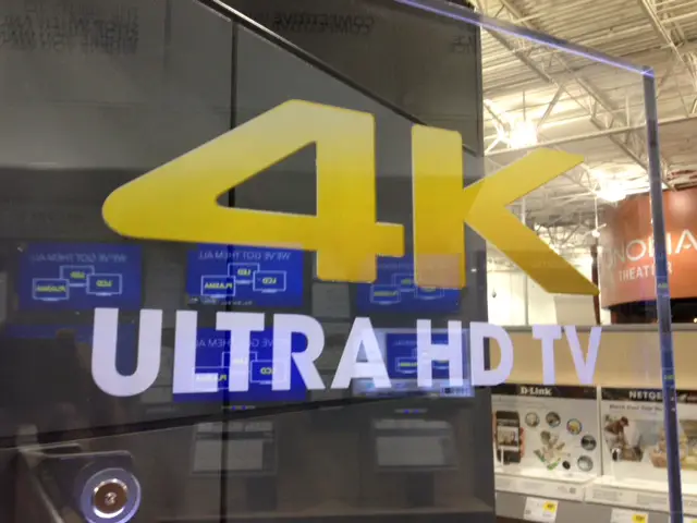 4k-ultra-hd-logo-on-glass