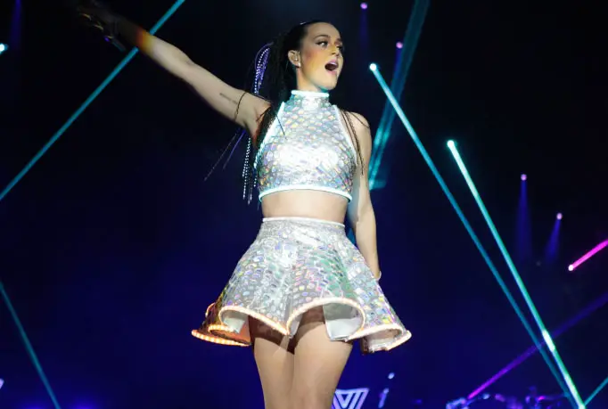 katy-perry-Prismatic-World-Tour-EPIX-photo2-crop