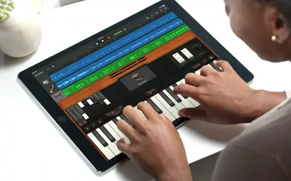 iPad-Pro-Apple-Keynote-Screenshot-Piano-Keys