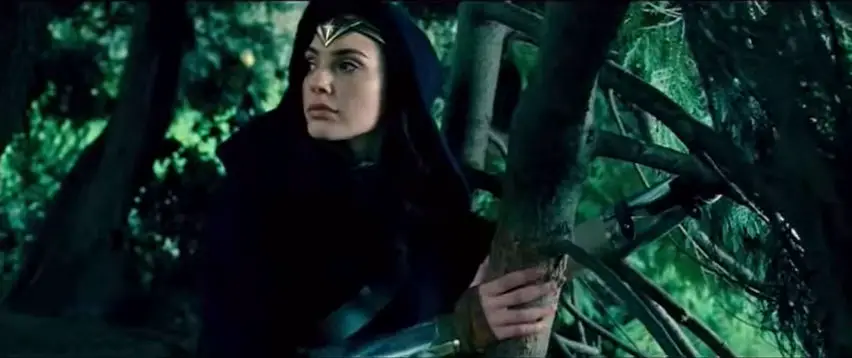 Wonder-Woman-Gal-Gadot-clip-still1