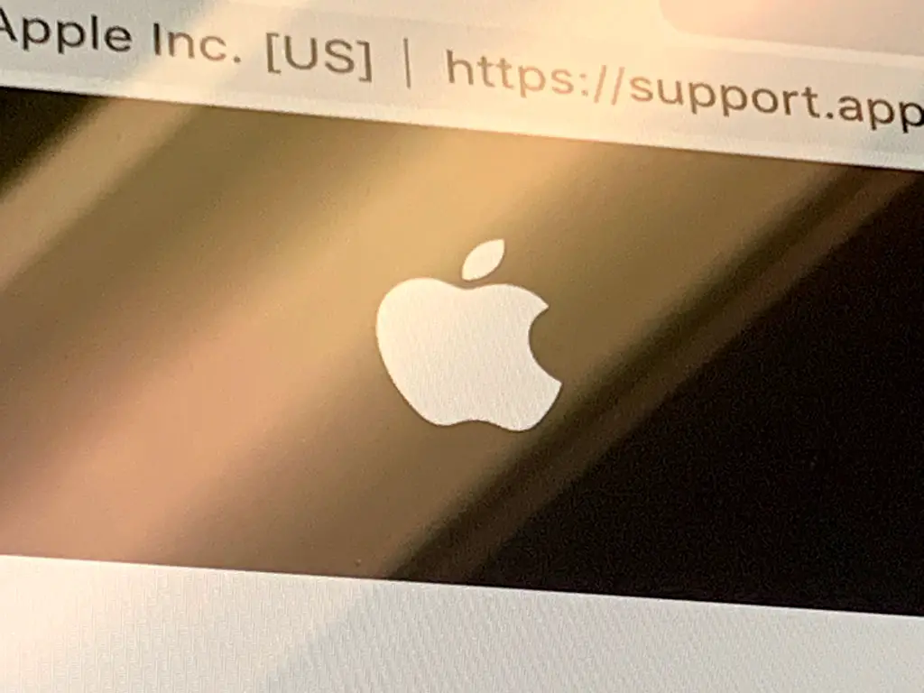 apple-logo-macbook-browser-1024px
