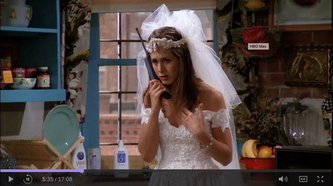 friends-season-1-jennifer-anniston-wedding-dress-1280px