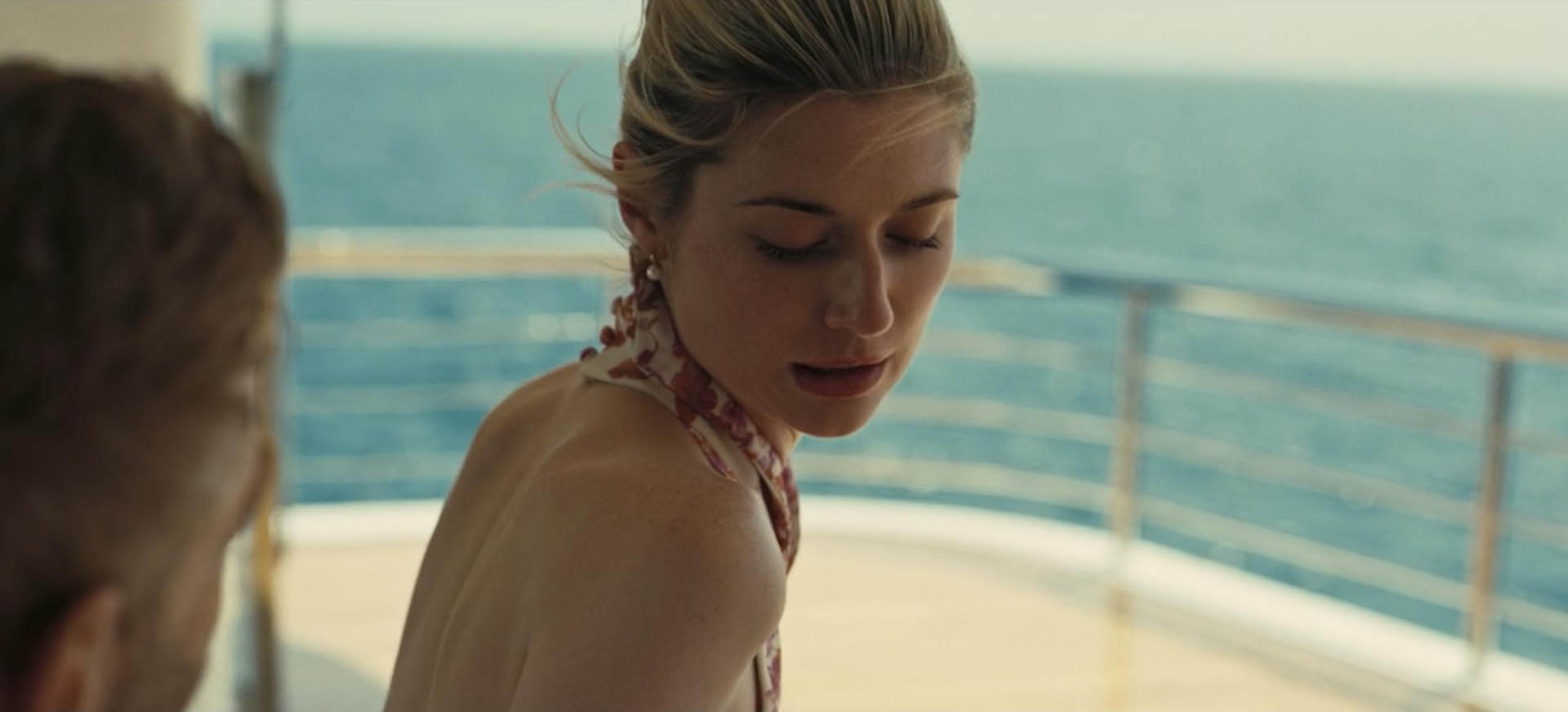 Elizabeth Debicki stars in Tenet