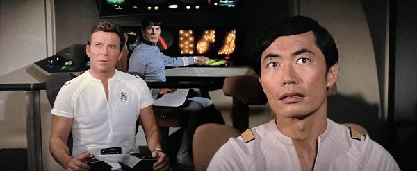 Star-Trek-The-Motion-Picture-Directors-Edition-Kirk-Spock-Sulu-on-the-bridge-4k-Blu-ray