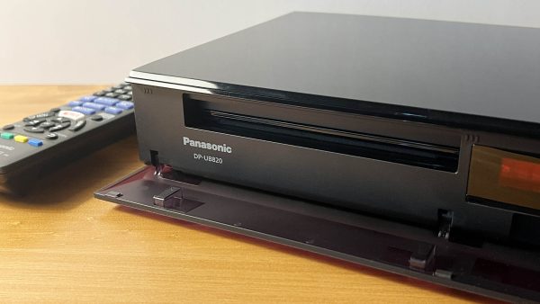 Panasonic DP-UB820-K review photo